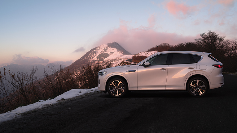 Midsize Luxury SUV Bahrain: Premium Comfort, Japanese Craftsmanship